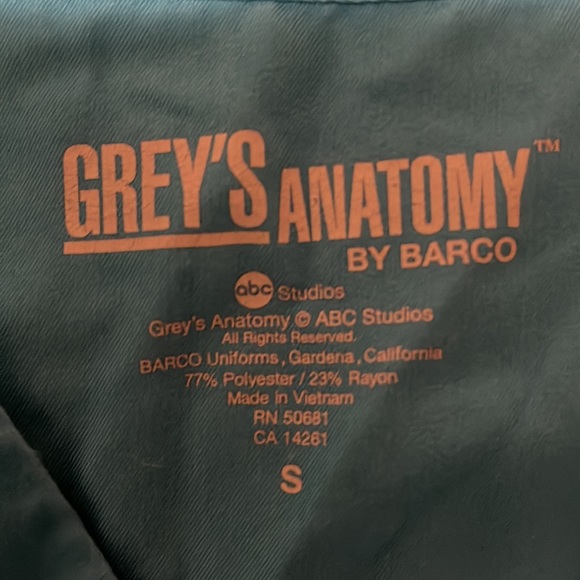 Grey’s Anatomy Two Pocket Mock Wrap Top (size Small, color Teal) - Picture 8 of 8